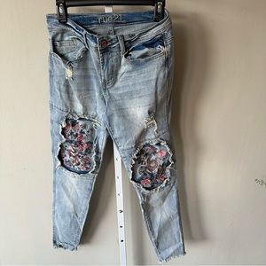 Rue 12 patch ripped jeans straight leg